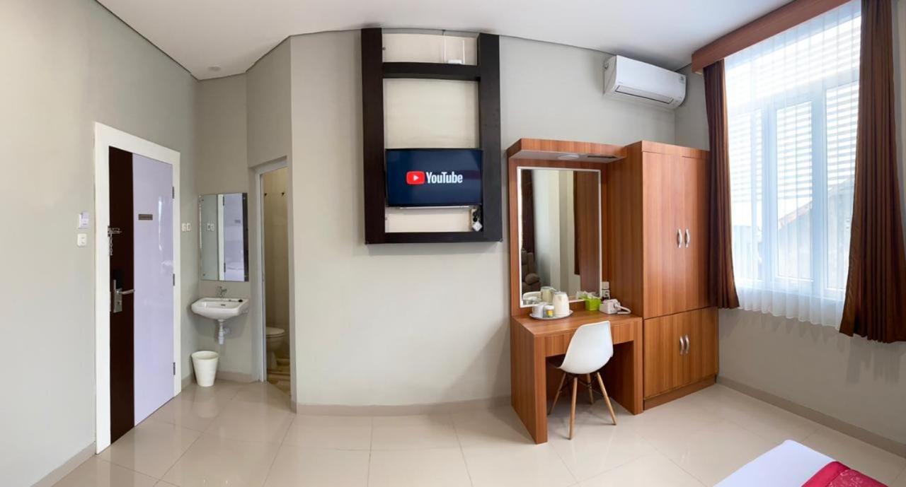 Oyo 2816 Privato Suite Kembaran Exterior foto