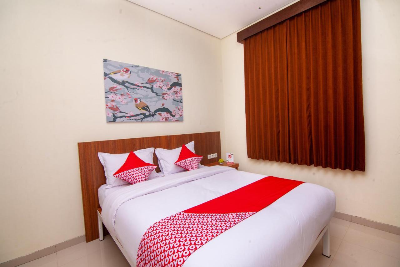 Oyo 2816 Privato Suite Kembaran Exterior foto