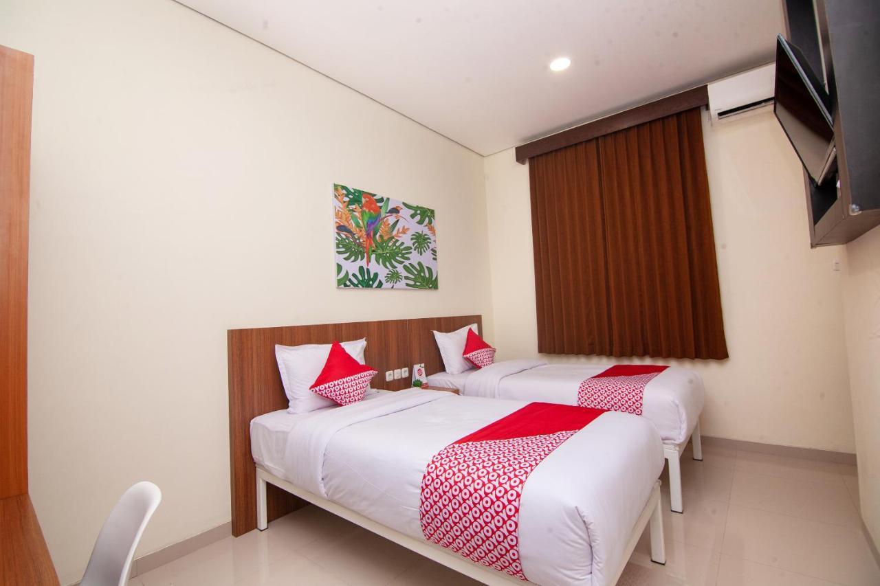 Oyo 2816 Privato Suite Kembaran Exterior foto