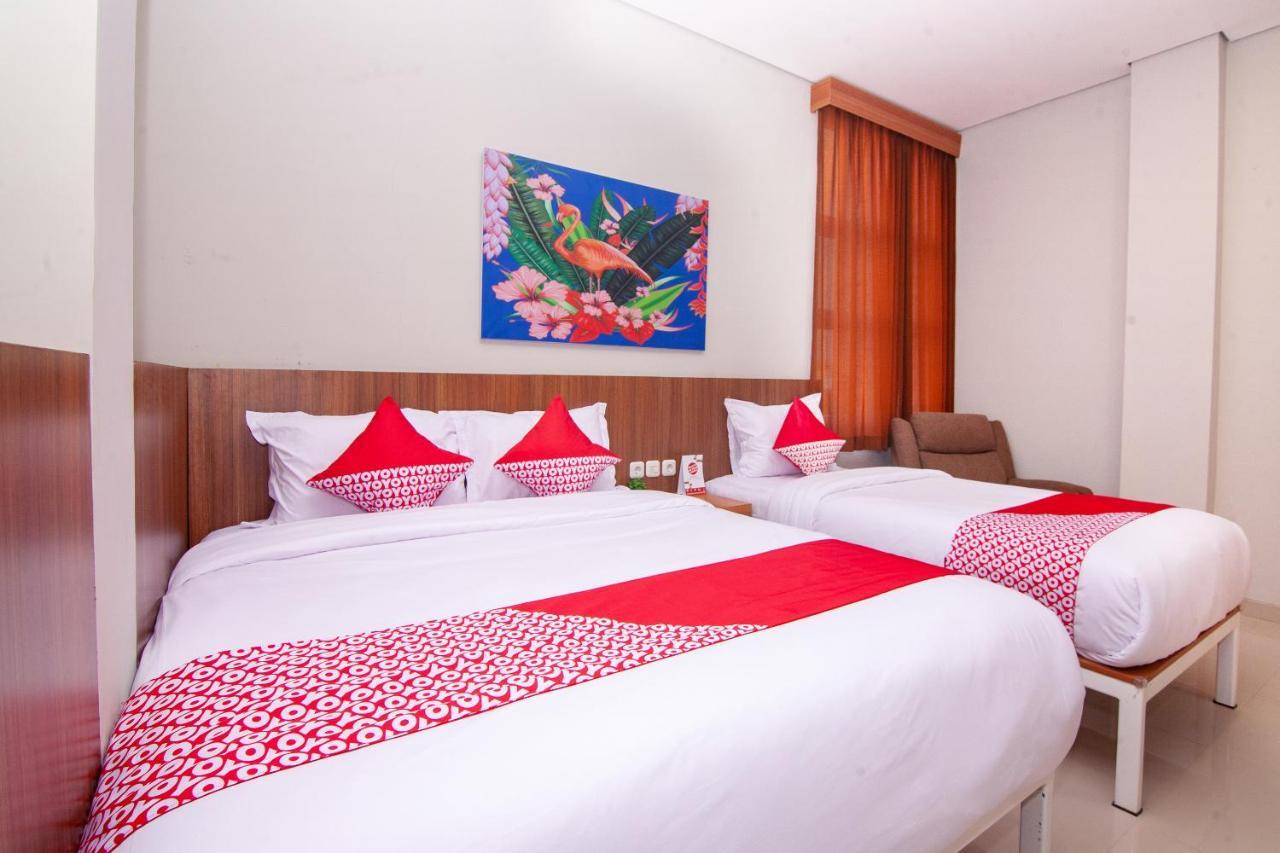 Oyo 2816 Privato Suite Kembaran Exterior foto